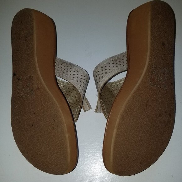 DB Goldish tan slip on wedge sandals w tassel 10 - Picture 4 of 4